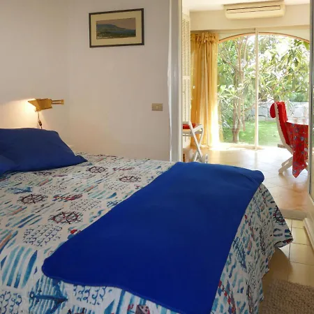 Locazione Turistica Casa Marina Дом отдыха *