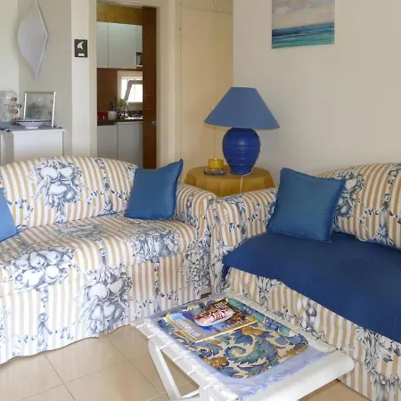 Locazione Turistica Casa Marina Дом отдыха Latte