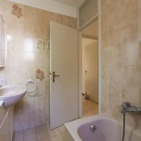 Locazione Turistica Casa Marina Дом отдыха Latte